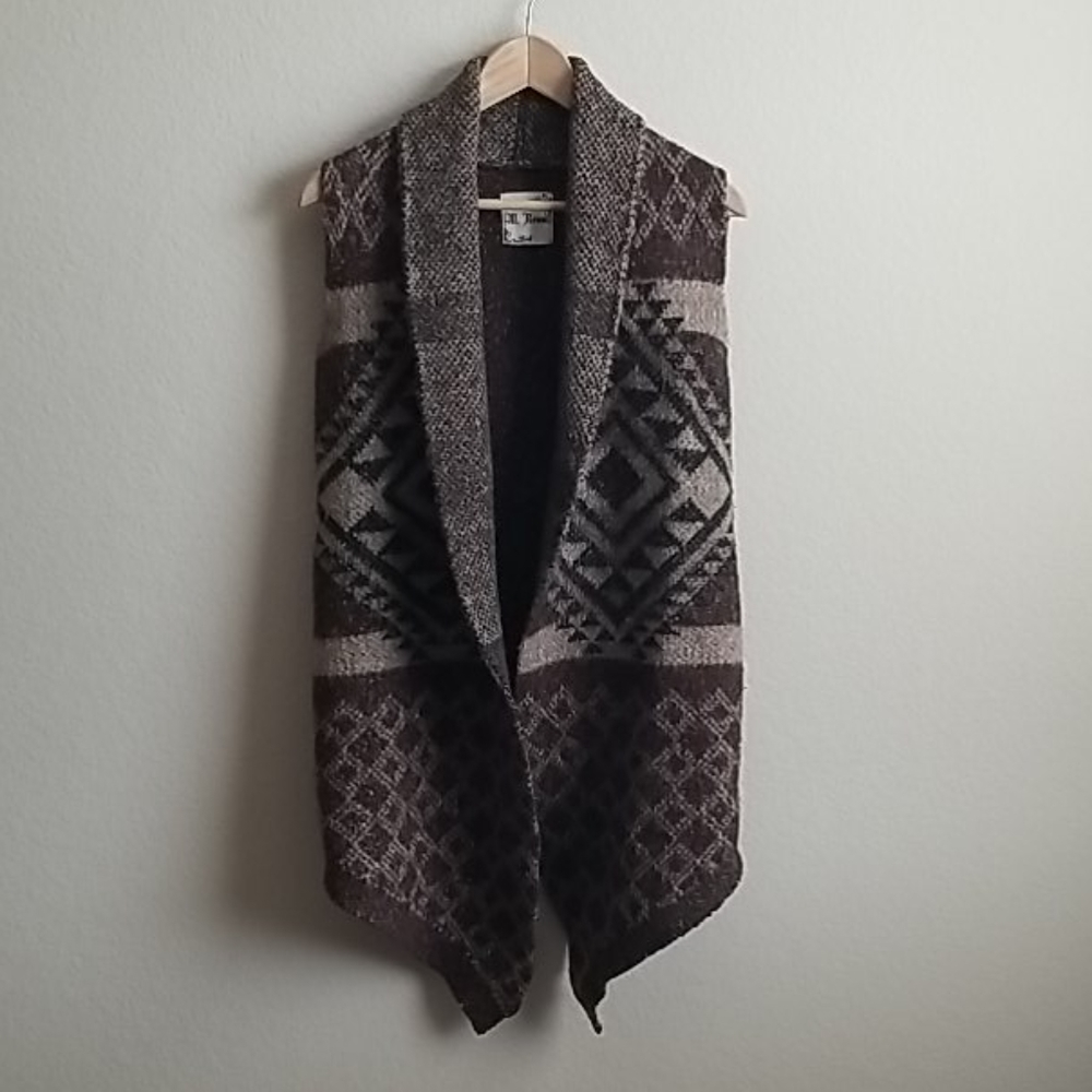 M. Rena Sleeveless Cardigan